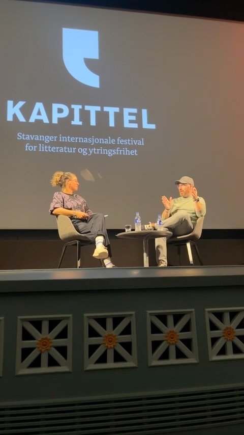 Heidi Marie Vestrheim intervjuer Kim André Aasgaard på Kapittelfestivalen